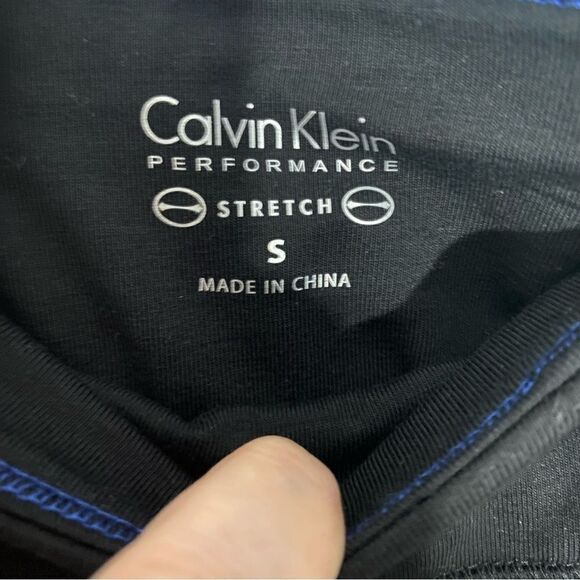 Calvin
Klein Performance Women’s Cropped Capri Black Cage Detail Leggings S - Picture 3 of 4